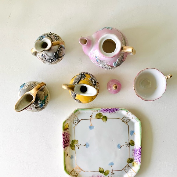 Miniature Asian Porcelain Dragon Tea Items - Picture 5 of 6